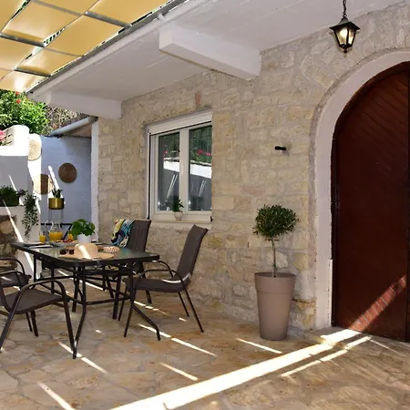 Karmela's By Corfuescapes * Agios Ioannis Peristeron (Corfu)
